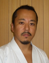 支部長　吉村健一
